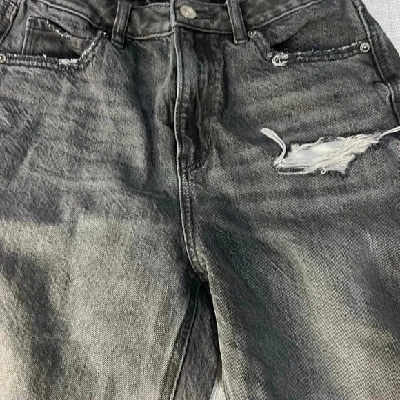 AMERICAN EAGLE BLACK MOM JEAN - Picture 4 of 8